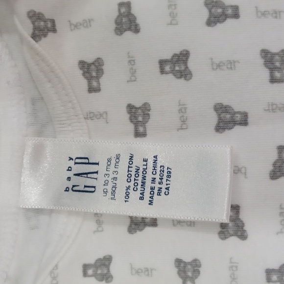 Name Brand 0-3 month clothing lot - Picture 13 of 13